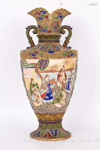 18TH CENTURY JAPANESE SATSUMA VASE