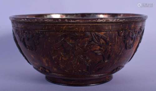 A 17TH/18TH CENTURY CHINESE CARVED COCONUT BOWL Qing, decora...