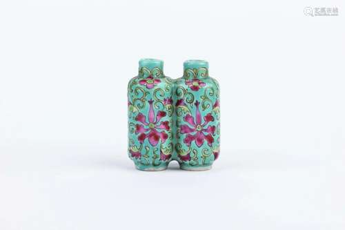 MID-QING FAMILLE ROSE SHUANG LIAN SNUFF BOTTLE