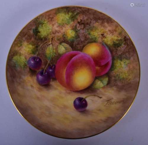A LARGE ROYAL WORCESTER FRUIT PAINTED PLATE by Freeman. 15 c...