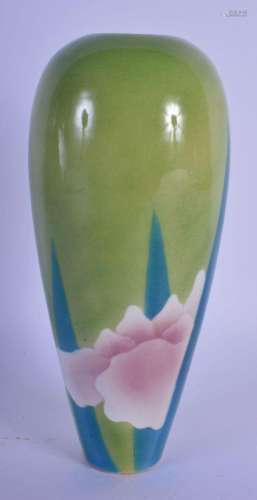 AN EARLY 20TH CENTURY JAPANESE TAISHO PERIOD PORCELAIN VASE ...