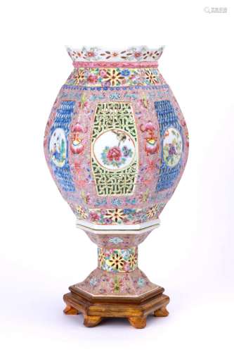 REPUBLIC OF CHINA FAMILLE-ROSE CANDLE HOLDER