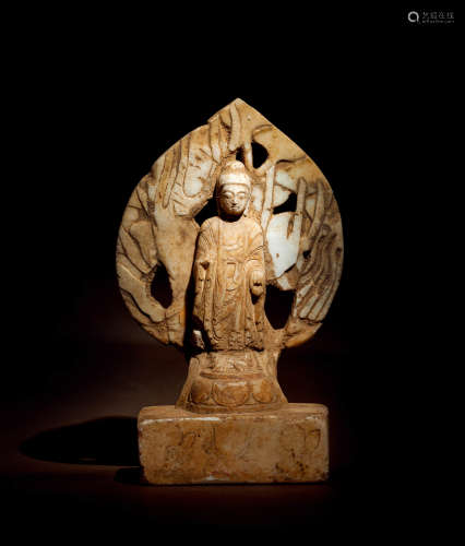 北齊 漢白玉石雕釋迦牟尼佛像