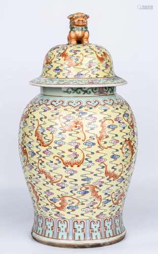 LATE QING DYNASTY FAMILLE ROSE BAT PATTERN GENERAL JAR