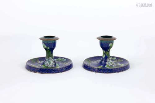 LATE QING/REPUBLIC OF CHINA A PAIR OF FLOWER CLOISONNE