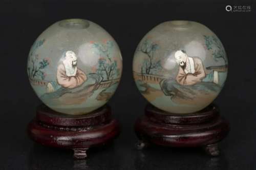 LATE QING/REPUBLIC OF CHINA A PAIR OF INNER PAINT GLASS