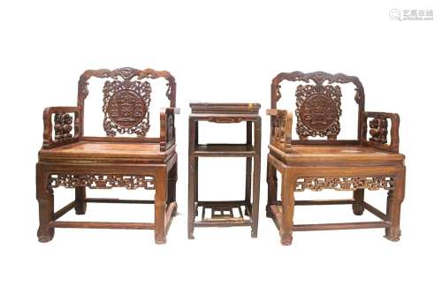 LATE QING DYNASTY A SET OF MAHOGANY ARMCHAIRS
