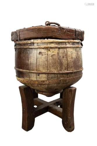 REPUBLIC OF CHINA A WOODEN BARREL WITH POINTED BOTTOM