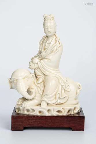 LATE MING HE CHAO CHUN ZHI BODDHISATTVA FIGURE