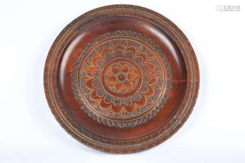 20TH CENTURY BRONZE INLAID FLORAL WOODEN PLATE