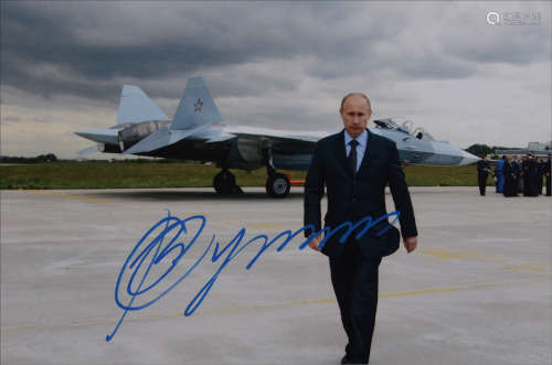 俄罗斯总统“普京”签名照一件。