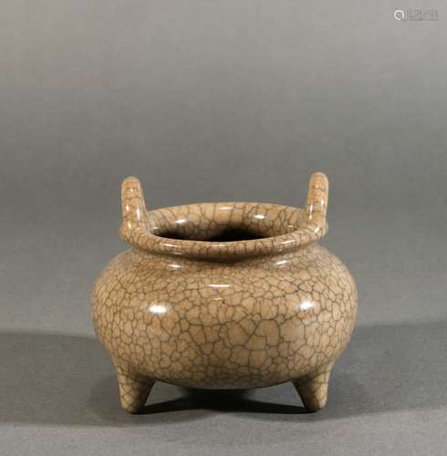 Ge Glaze Porcelain Incense Burner, China