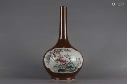 Qing Dynasty Qianlong Period Famille Rose Porcelain Bottle 
...