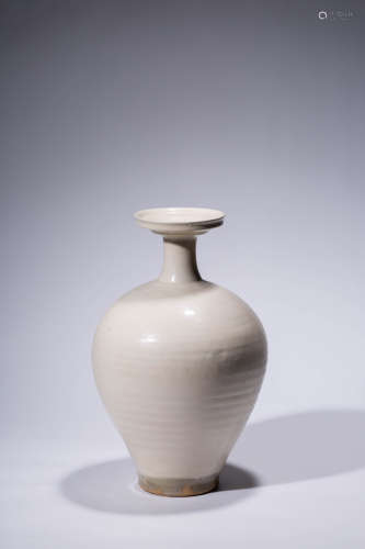 遼-白瓷盤口瓶