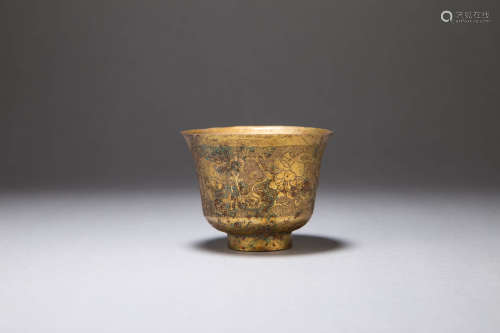 銅鎏金鏨課花卉紋杯