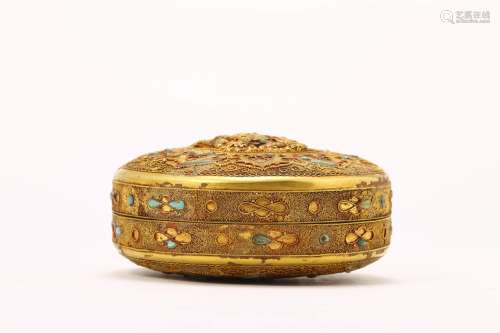 HARDSTONE INLAID GOLD FILIGREE LOTUS BOX AND COVER