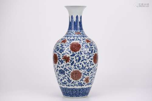 UNDERGLAZE BLUE AND COPPER RED GLAZE INTERLOCKING LOTUS VASE