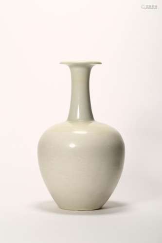 WHITE GLAZE BALUSTER VASE