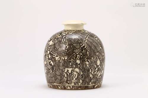 CIZHOU KILN SGRAFFITO OVOID JAR