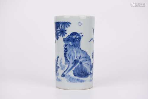 BLUE AND WHITE LION AND PLANTAIN BRUSH POT