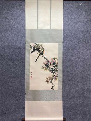 CHINESE FLOWER AND BIRD PAINTING PAPER SCROLL