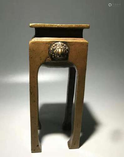 A BRONZE SQUARE-SHAPED INCENSE BURNER