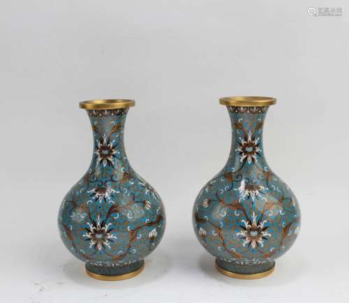 A PAIR OF CLOISONNE VASES