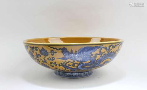 CHINESE FAMILLE JAUNE PORCELAIN BOWL