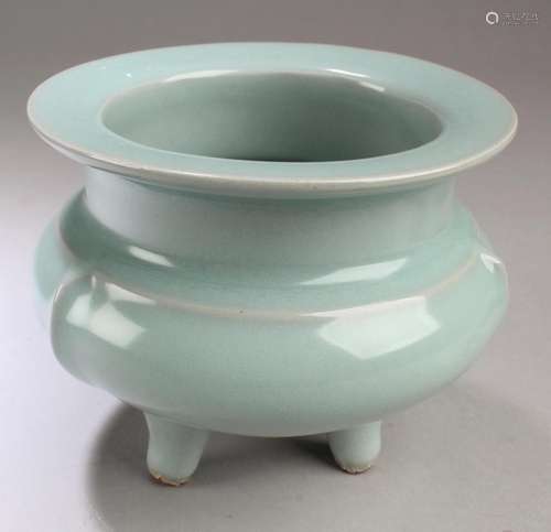 CHINESE PORCELAIN TRIPOD CENSER