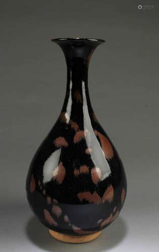 CHINESE PORCELAIN VASE