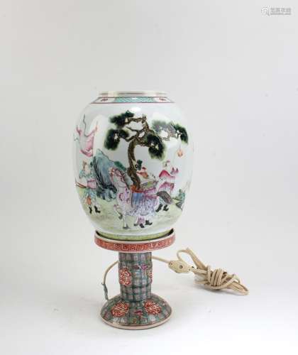 ANTIQUE CHINESE FENCAI TABLE LAMP