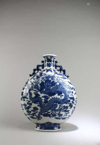 CHINESE BLUE & WHITE MOONFLASK VASE