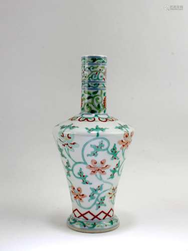 CHINESE PORCELAIN VASE