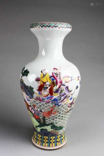 CHINESE PORCELAIN VASE