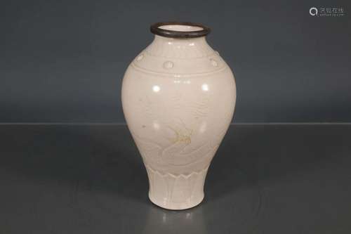 The Rare Ding Kiln Sculpture "Dragon'' Vase wit...