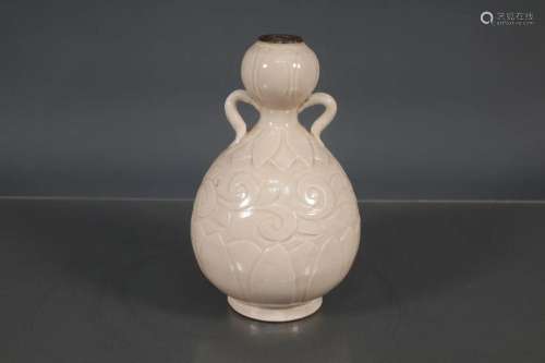 The Fine Ding Kiln Double-ears Sculpture Vase with the