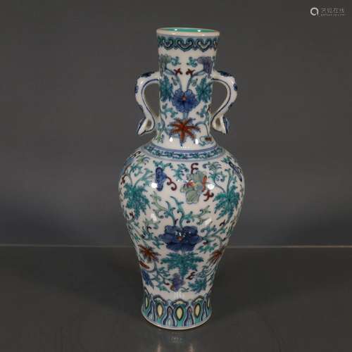 The Fabulous Blue and White Contrasting Colored Ruyi