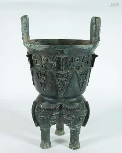 A Unique Bronze Three-Legged Yan (Food Vessel)