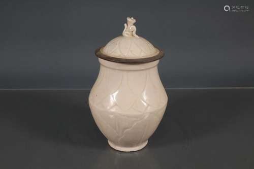 The Fine Ding Kiln Sculpture Covered Jar with Dog Head