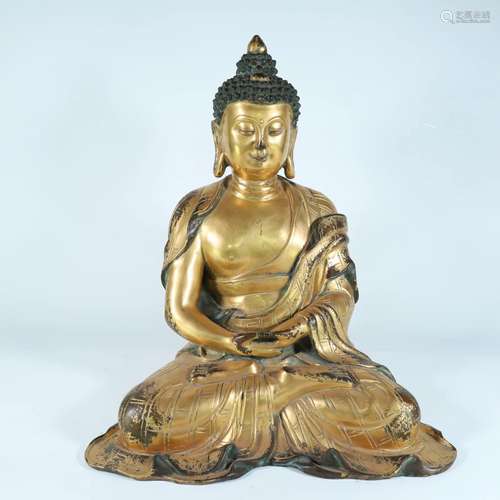 A Delicate Gilt-Bronze Seated Shakyamuni Buddha Statue