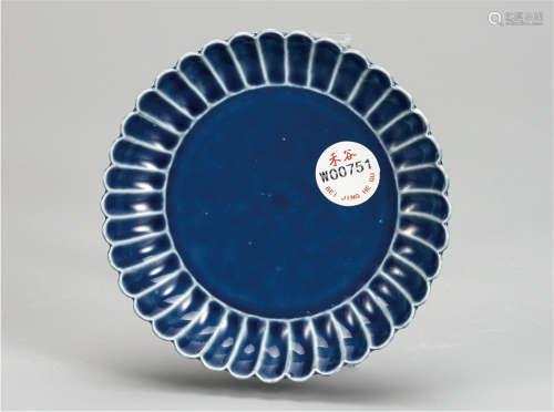 霁蓝釉菊瓣盘    早期购于北京知名拍卖公司