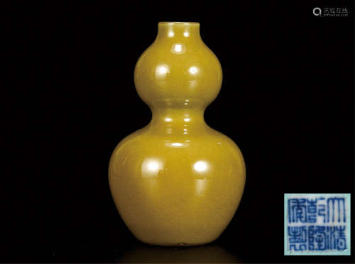 黄釉描金葫芦瓶