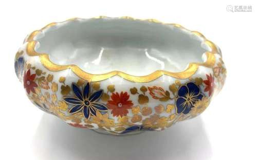 Porcelain Bowl with Scalloped Edge