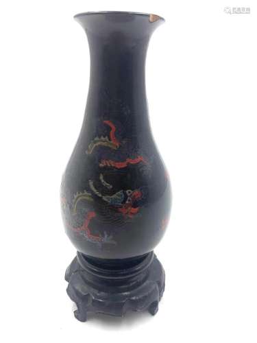 Lacquered Red and Black Vase with Dragons
