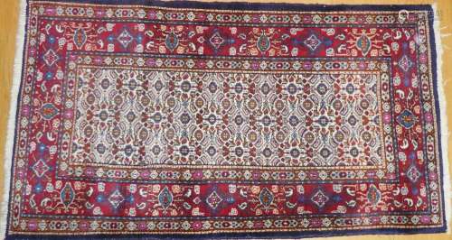 MOUD, Iran. Tapis laine, fait main, 149 x 84 cm