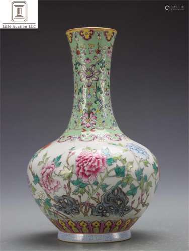 A Chinese Famille Rose Porcelain Flower Vase
