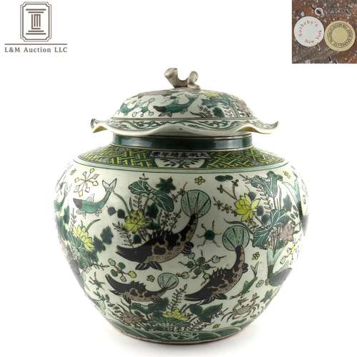 A Chinese San-Cai Glazed Porcelain Lidded Jar