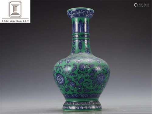 A Chinese Blue and White Porcelain Flower Vase