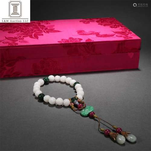 A Chinese Jade 18 Buddha Prayer Beads Bracelet