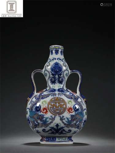 A Chinese Famille Rose Porcelain Gourd Vase